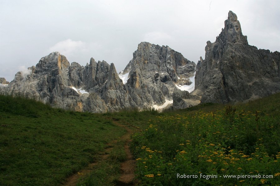 60 Cime Bureloni Vezzana e l gran Cimon della Pala.JPG